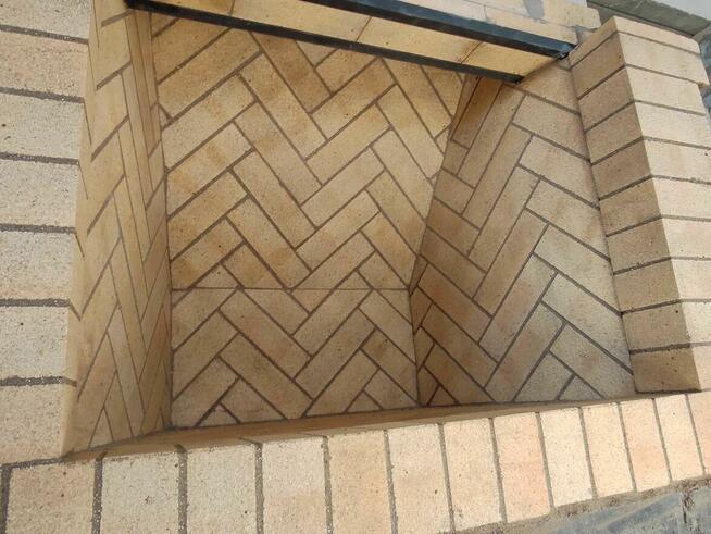 Kominek otwarty palenisko szamotowe Warszawa z cegły zdun