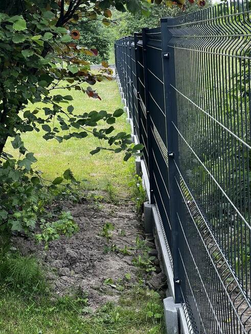 Panele ogrodzeniowe 123cm fi4 z podmurówką betonową KOMPLET