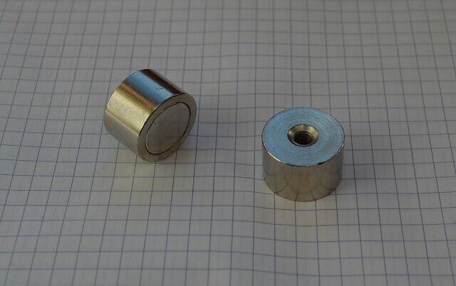 Uchwyt magnetyczny neodymowy UM 19x8 M4 magnes