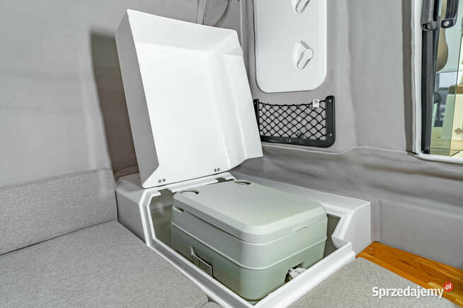 ŁÓDZ MOTOROWA TRIDENT 640 SUNDECK Z PRZYCZEPĄ DMC1300