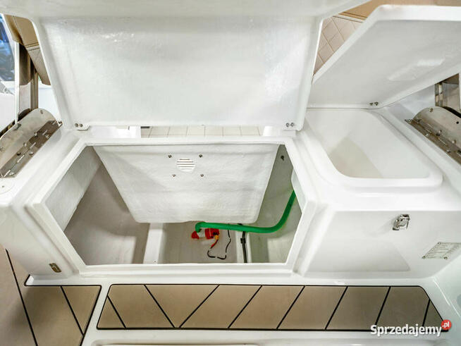 ŁÓDZ MOTOROWA TRIDENT 640 SUNDECK Z PRZYCZEPĄ DMC1300