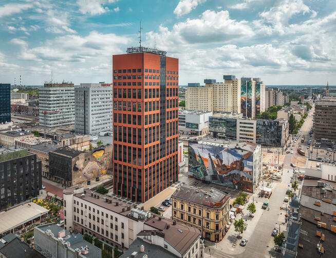 Red Tower Łódź –Wynajmij przestrzeń w sercu miasta