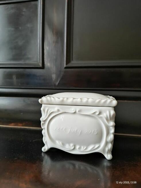 Kolekcjonerska szkatułka porcelanowa