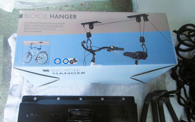 Wieszak sufitowy na rower