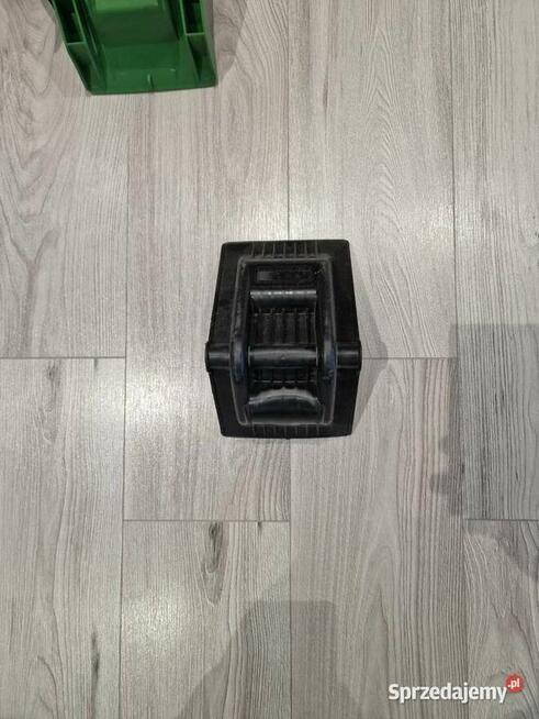 Narożniki pod pasy transportowe.