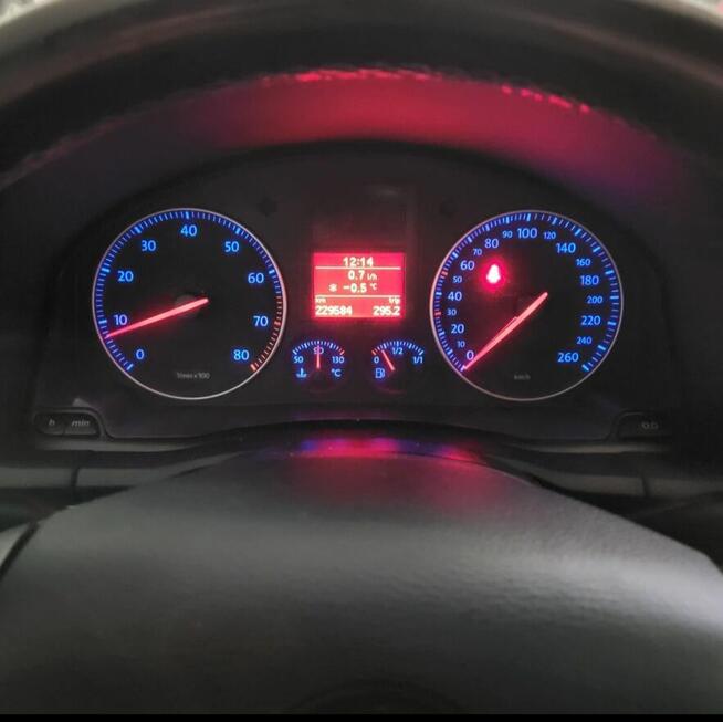 Golf V 1,6 benzyna 115 koni wersja GOAL 5 drzwi