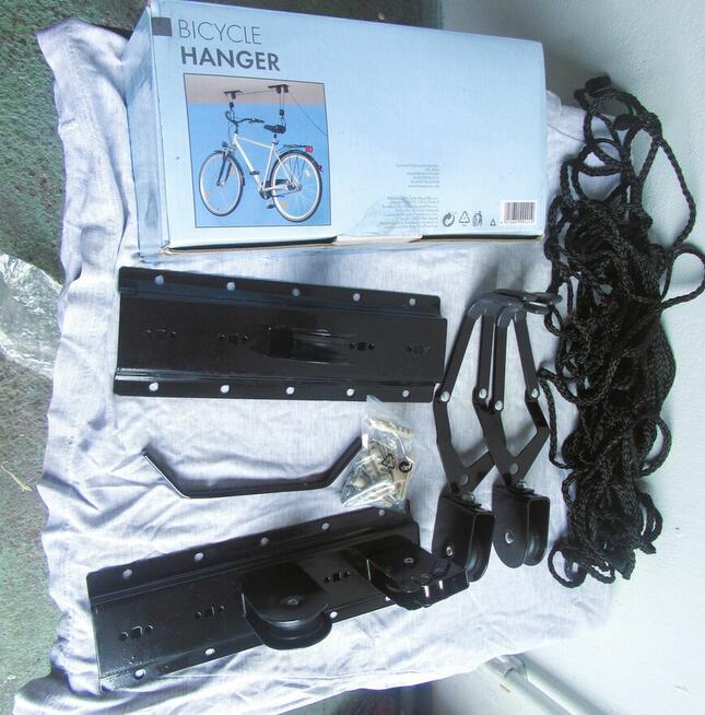 Wieszak sufitowy na rower