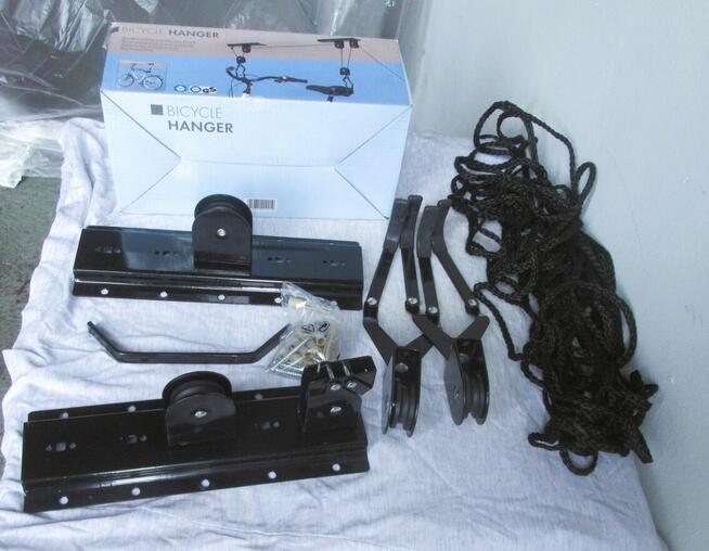 Wieszak sufitowy na rower