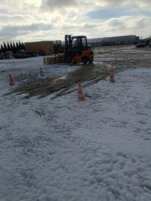 Kursy na wózki widłowe Oława – egzamin UDT w cenie