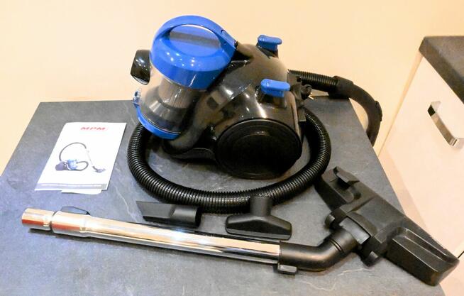 Odkurzacz bezworkowy (cyrkulacyjny) marki MPM model BOD-02.