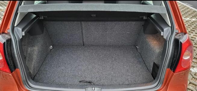 Golf V 1,6 benzyna 115 koni wersja GOAL 5 drzwi