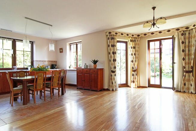 Na sprzedaż piękny dom wolnostojący w doskonałej lokalizacji