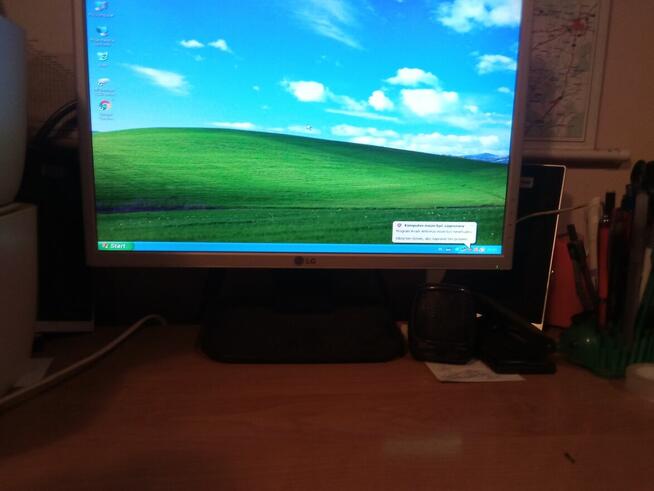 komputer stacjonarny Mustang + monitor LG + klawiatura + mys