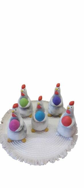 kurczak kura wielkanocna z jajkiem