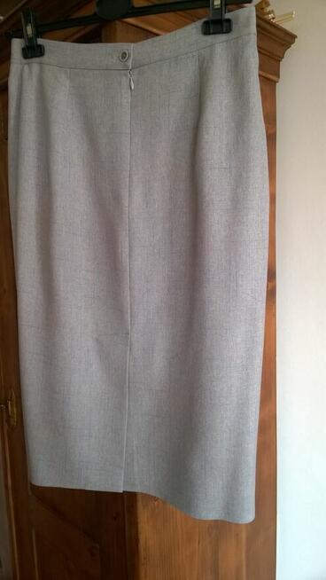 KOSTIUM DAMSKI - nowy (z metką) rozmiar 42