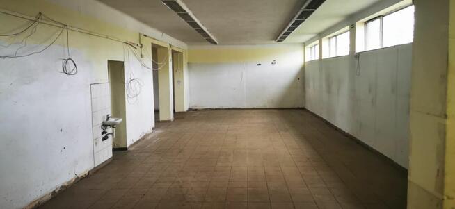 Budynek Handlowo- Usługowy niedaleko galerii NPARK