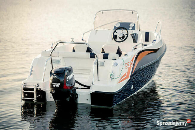ŁÓDZ MOTOROWA OPEN 530 SPORT NOWA