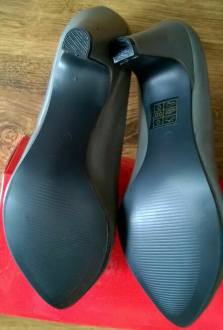 Buty czółenka w kolorze szarym na obcasie, rozmiar 39 nowe