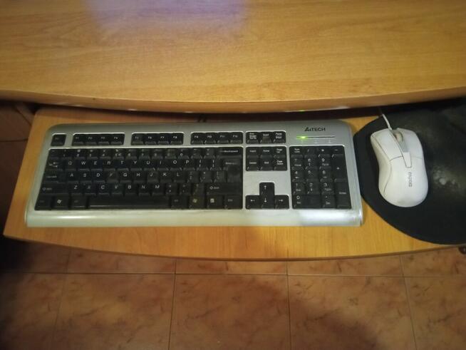 komputer stacjonarny Mustang + monitor LG + klawiatura + mys