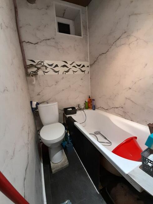 Zamienię mieszkanie komunalne 2 pokoje na większe.