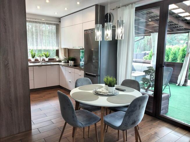 Urokliwy dom blisko lasu