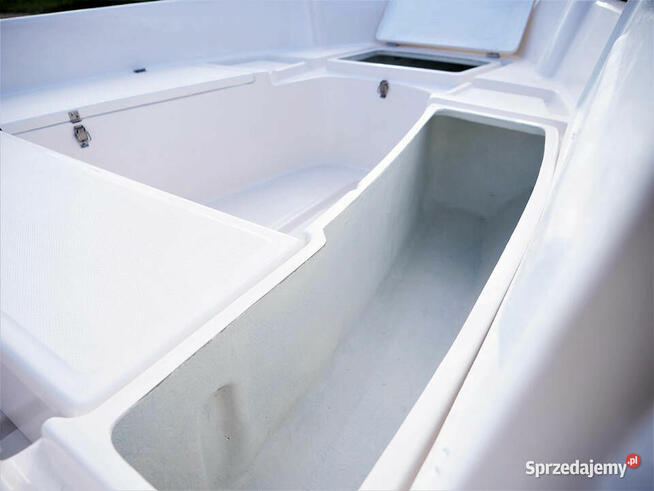 ŁÓDZ MOTOROWA FISH 400 Z KONSOLĄ I UKŁADEM KIEROWNICZYM