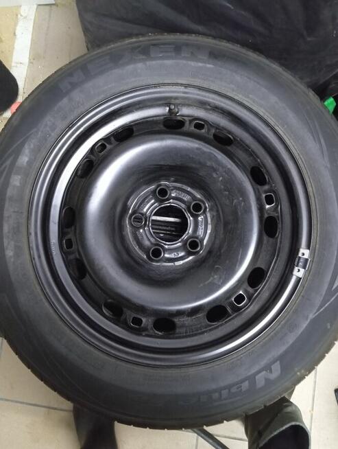 Sprzedam opony z felgami nowe.