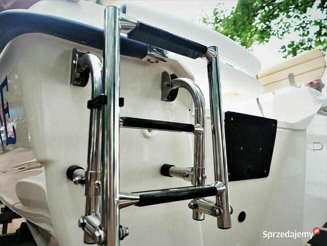 ŁÓDZ MOTOROWA FISH 400 Z KONSOLĄ I UKŁADEM KIEROWNICZYM