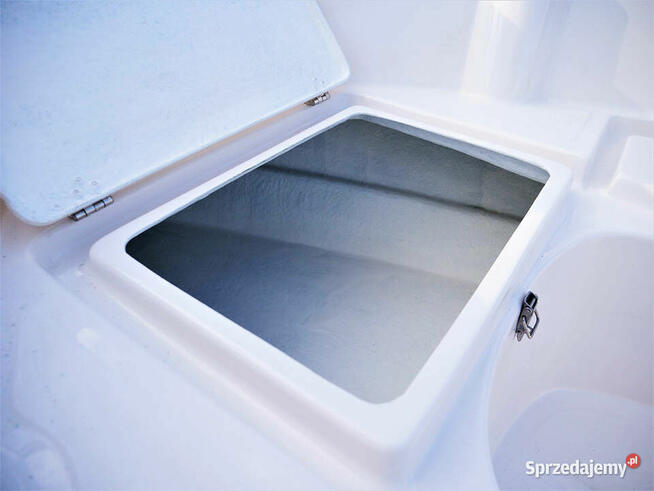 ŁÓDZ MOTOROWA FISH 400 Z KONSOLĄ I UKŁADEM KIEROWNICZYM