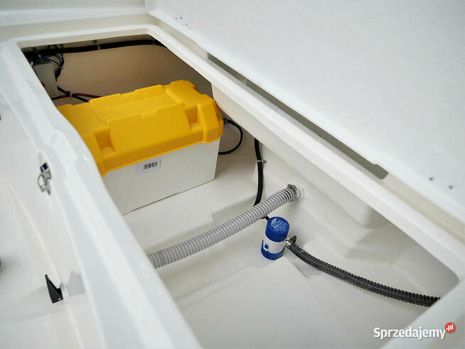 ŁÓDZ MOTOROWA FISH 400 Z KONSOLĄ I UKŁADEM KIEROWNICZYM