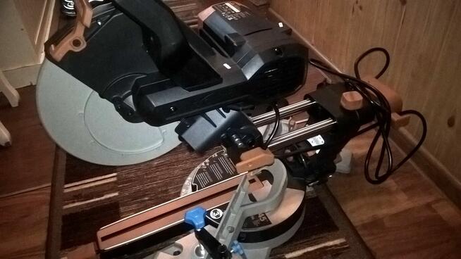 Piła tarczowa ukosowa Evolution 2000W posuw