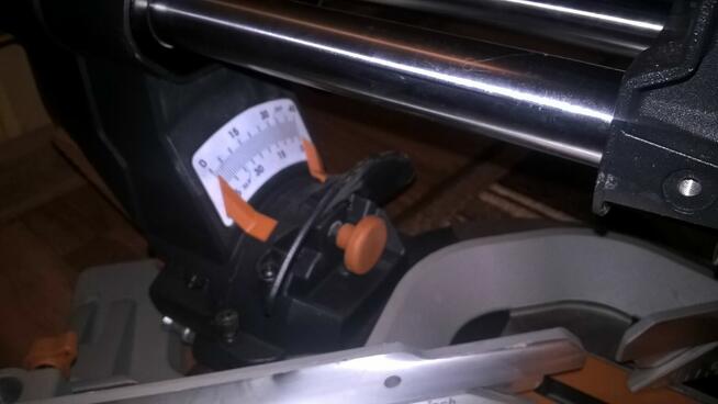 Piła tarczowa ukosowa Evolution 2000W posuw