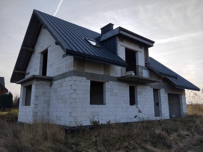 Piękny nowoczesny dom