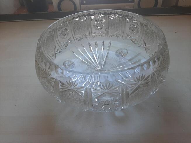Sprzedam krysztaly I szklo ozdobne.