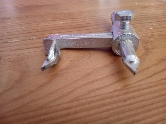 Otwornica do płytek , wycinak