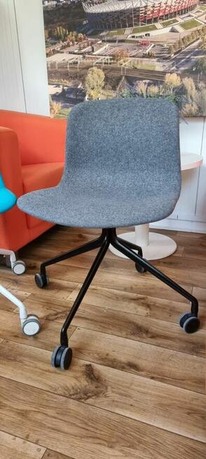 Krzesło KONFERENCYJNE różne kolory fotele krzesła do biur