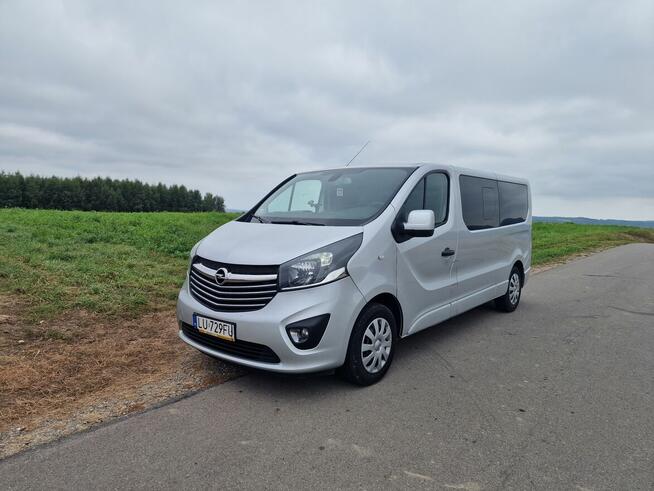 Wynajem busa 9-osobowego Opla Vivaro