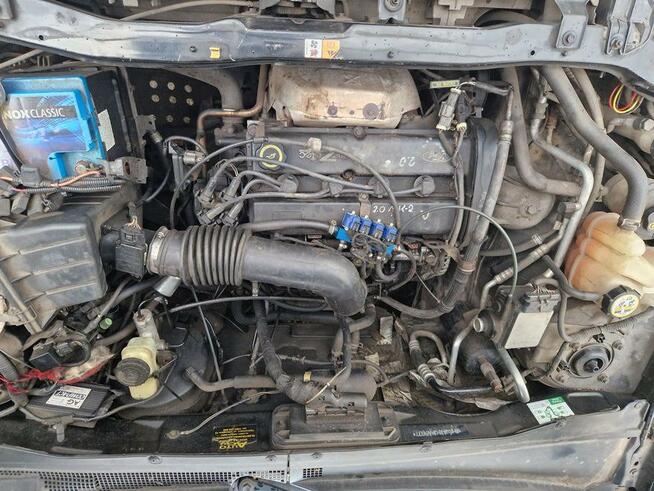 Czarny Ford Maverick 4x4 2,0 gaz LPG 2003 możliwa zamiana