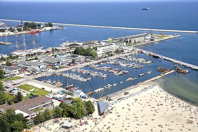 Nowy apartament w centrum Gdyni przy morzu , plaży i marinie.