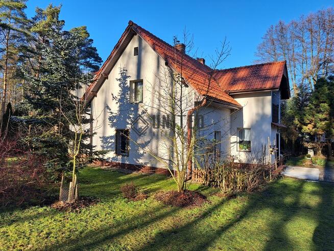 Dom wolnostojący Nowy Dwór k/Jelcza przy lesie.
