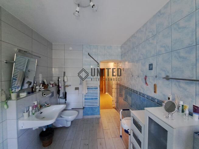 Dom wolnostojący Nowy Dwór k/Jelcza przy lesie.