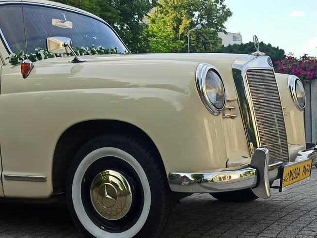 Białym zabytkowym mercedesem do ślubu 1963 rok