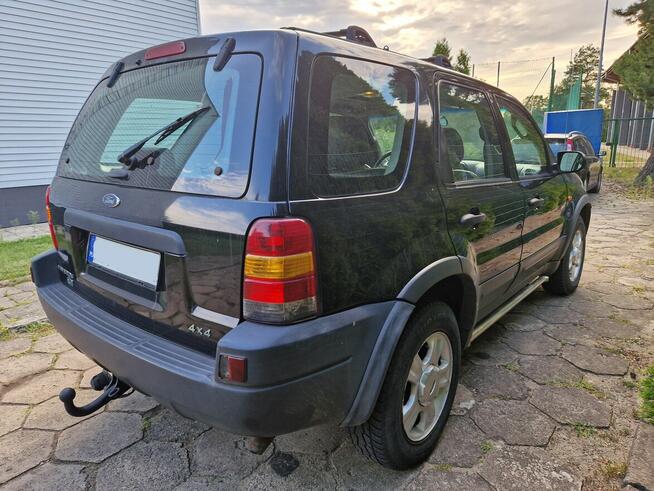 Czarny Ford Maverick 4x4 2,0 gaz LPG 2003 możliwa zamiana