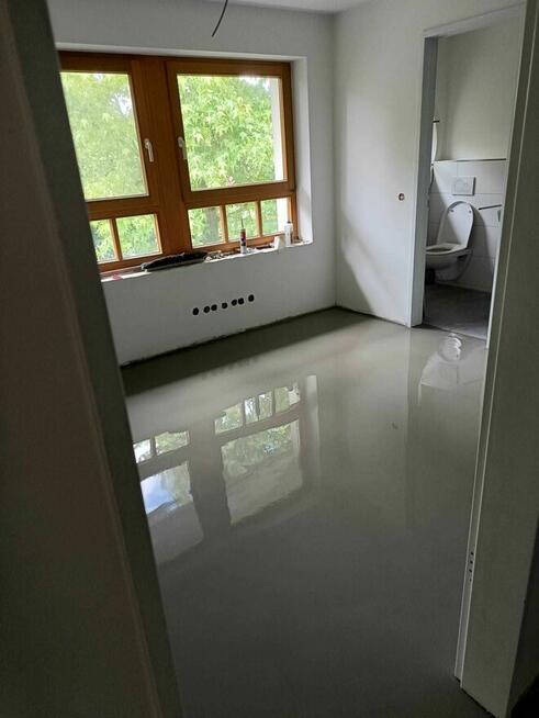 Oferuję Montaż Wykładzin PCV LVT Remont biura lub szkoły