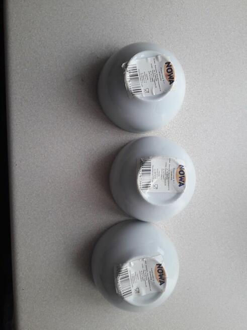 Zestaw miseczek różnych kolorów