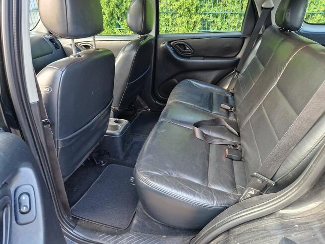 Czarny Ford Maverick 4x4 2,0 gaz LPG 2003 możliwa zamiana