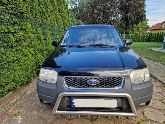 Czarny Ford Maverick 4x4 2,0 gaz LPG 2003 możliwa zamiana