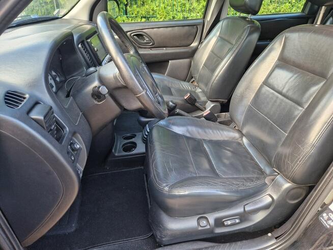 Czarny Ford Maverick 4x4 2,0 gaz LPG 2003 możliwa zamiana