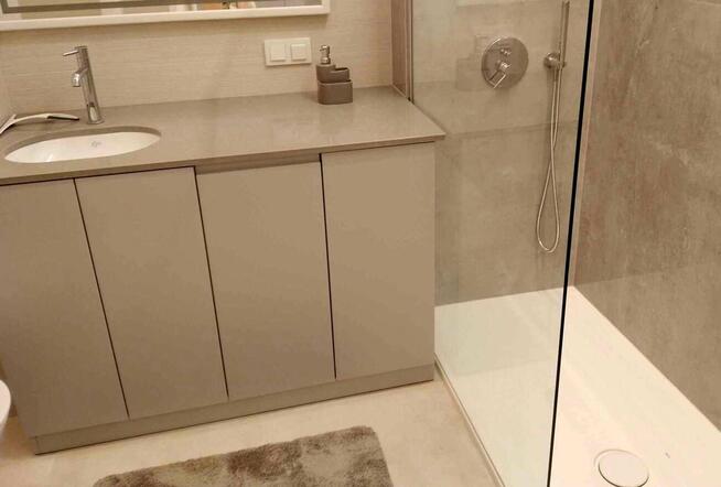 2-pok. w apartamentowcu / garaż / klimatyzacja