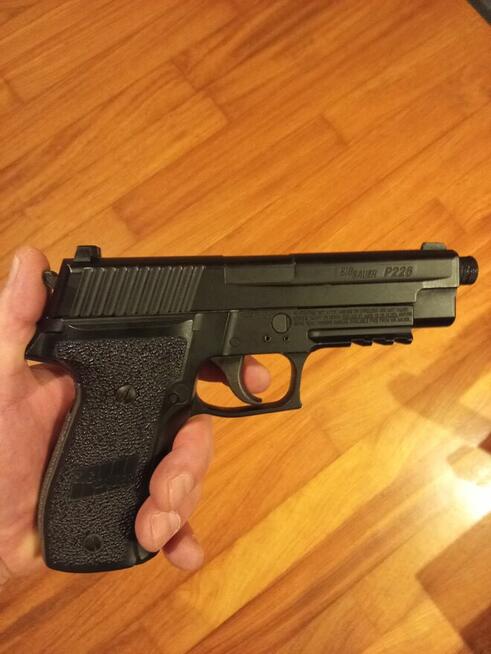 Sprzedam wiatrówkę sig sauer p226 bez pozwolenia